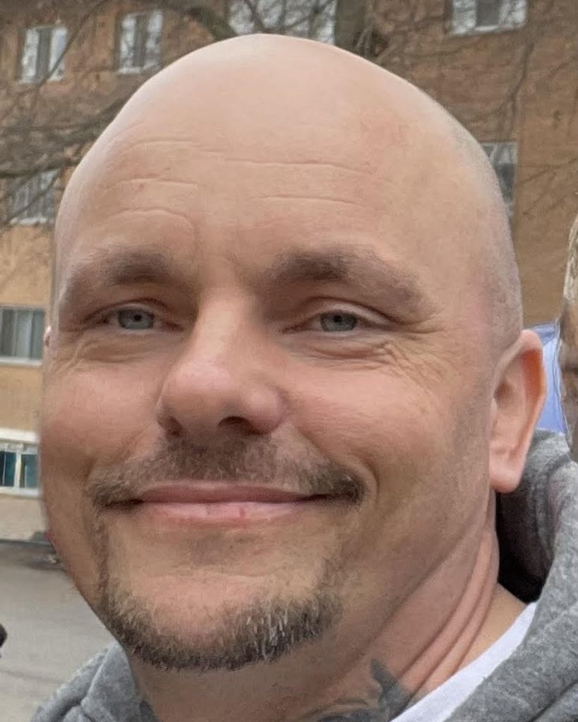 Justin Ross Farrar Profile Photo