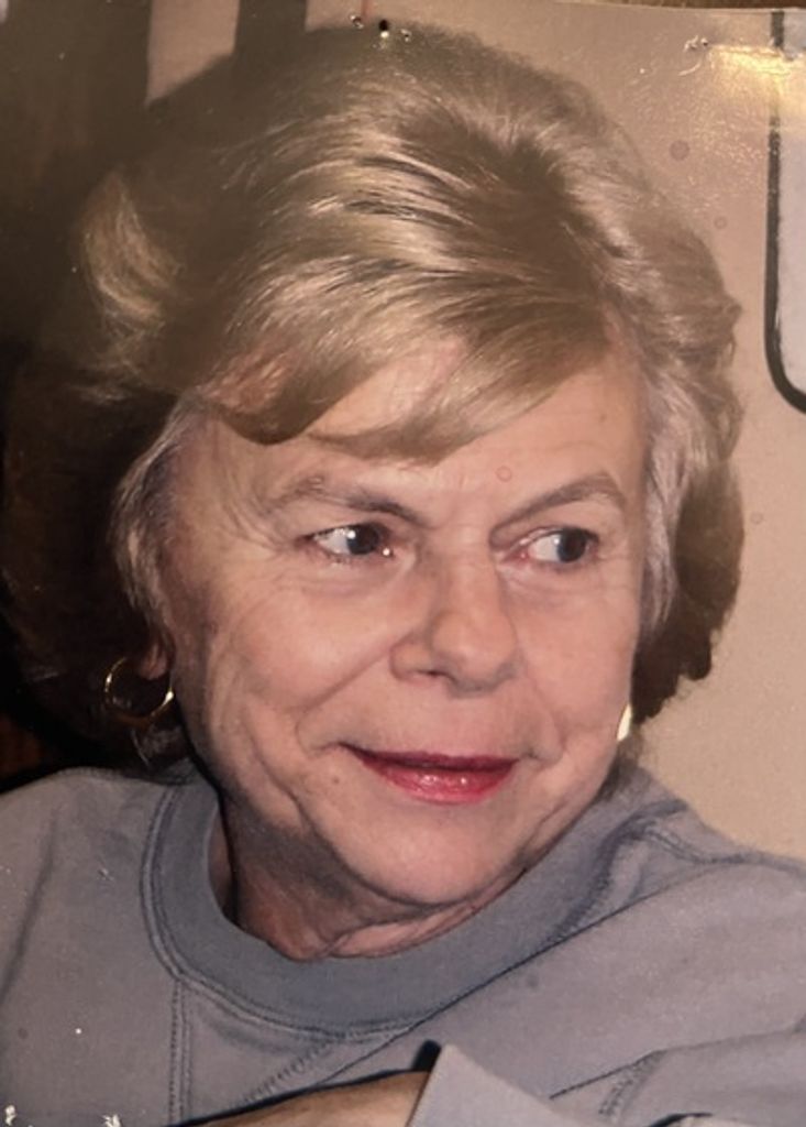 Helen Eva Lowinski Profile Photo