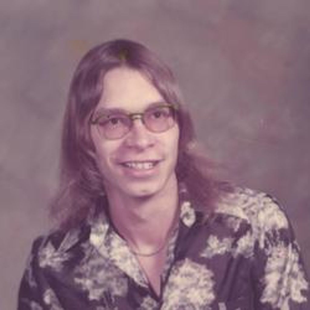 Robert D Leach