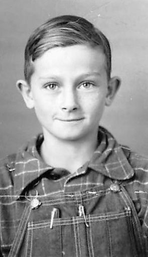 Dale Eugene Bobb photo gallery thumbnail 16 of 55