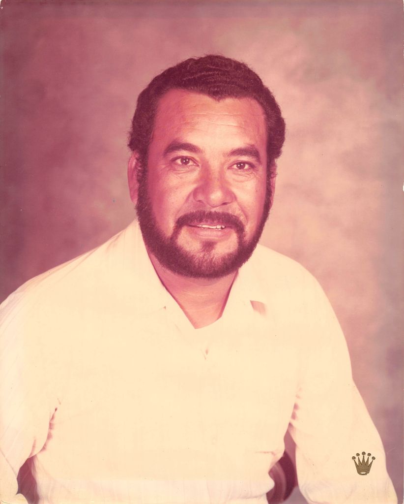 Guillermo Olivas