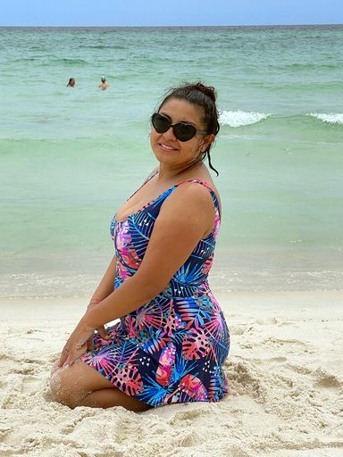 Karen Lizbeth Medellin photo gallery thumbnail 108 of 204