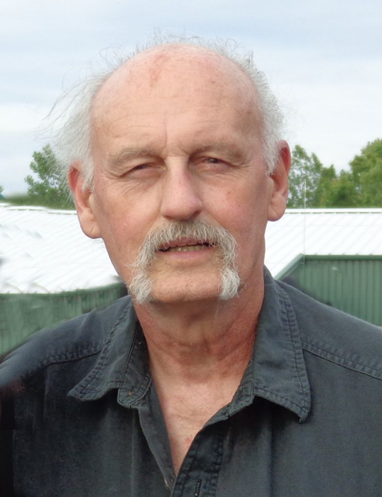 Daniel Martin Carter