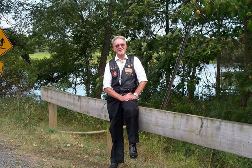 Robert Edwin "Bob" Etzold Profile Photo