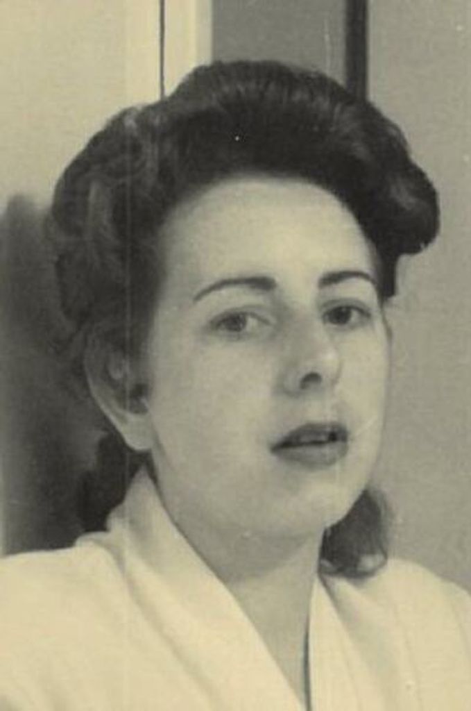 Liselotte "Lisa" Bayer Profile Photo