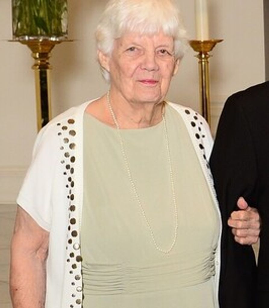 Helen Mardell Armour Profile Photo
