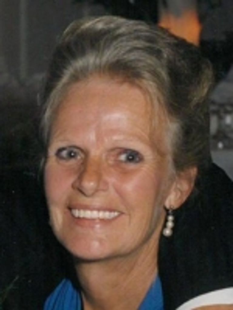 Eva Mae Carver Raynor