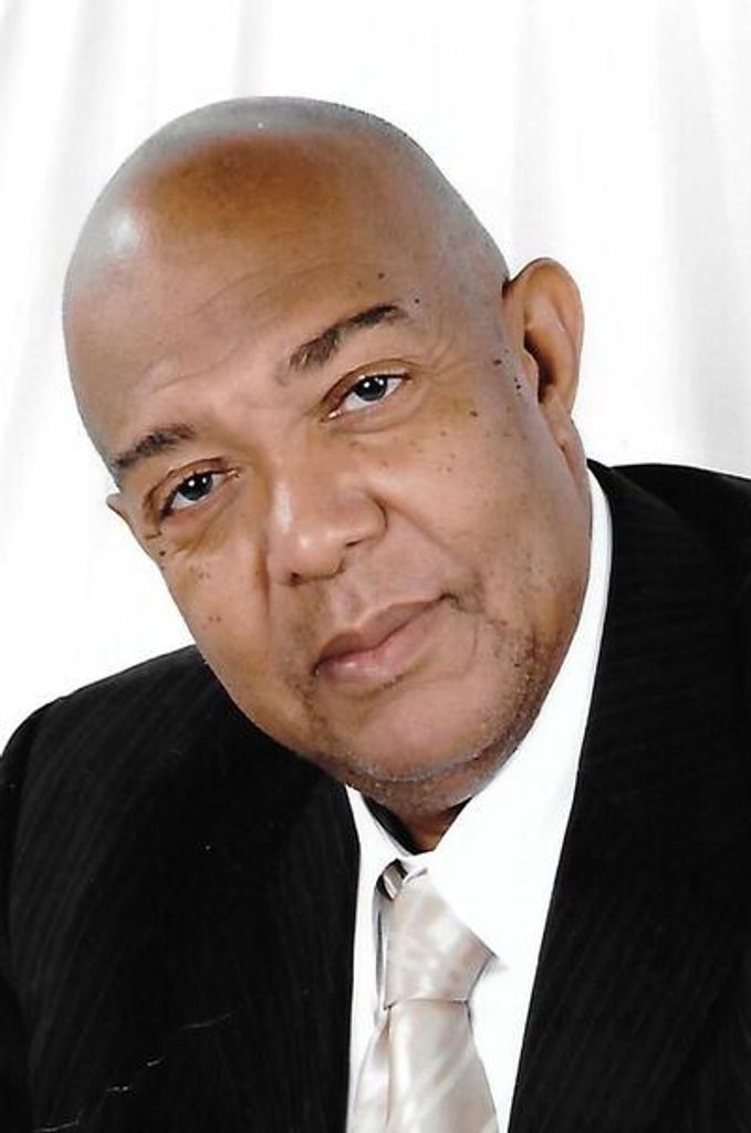 Milton Ray Hussey Profile Photo
