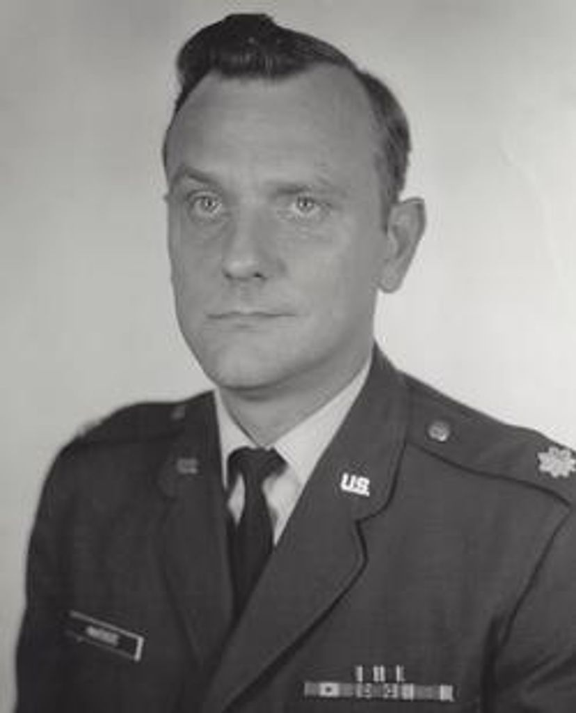 Robert "Bob" Gay Mckenzie Sr.