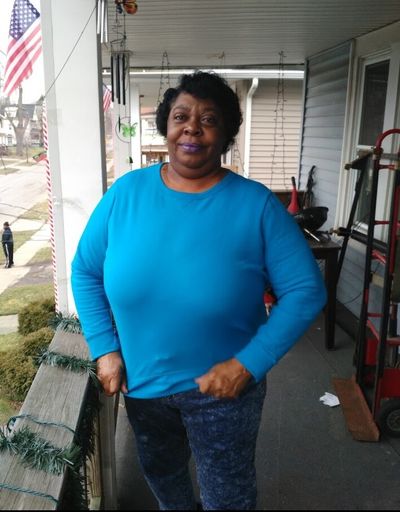 Rosalyn Hill photo gallery thumbnail 34 of 51