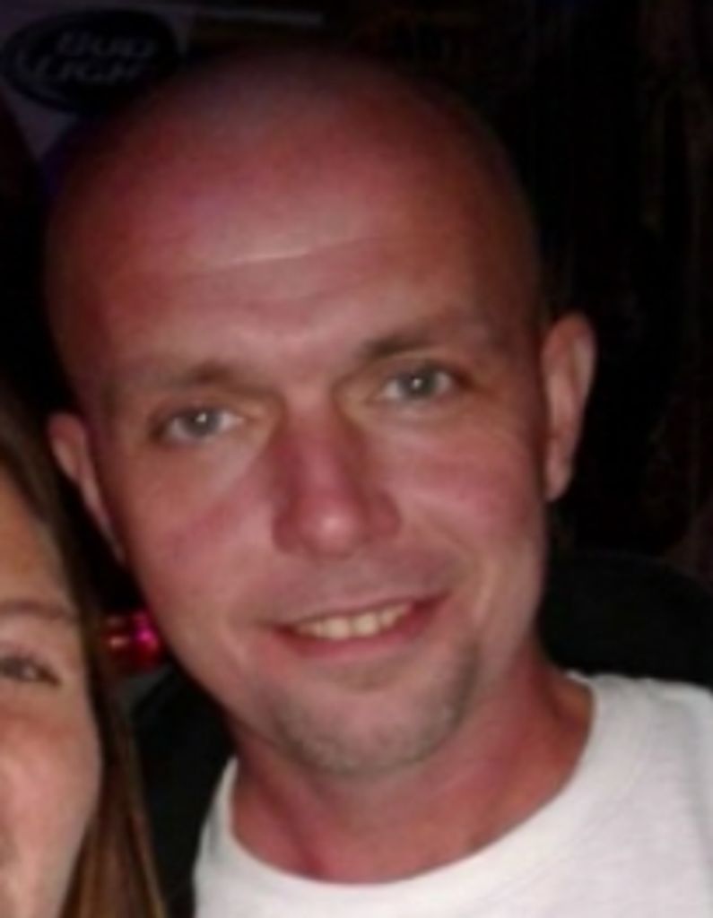 Robert Lewis Profile Photo