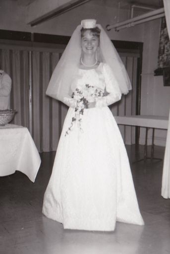 Carolyn J. (Bergstrom)  Bohl photo gallery thumbnail 2 of 133