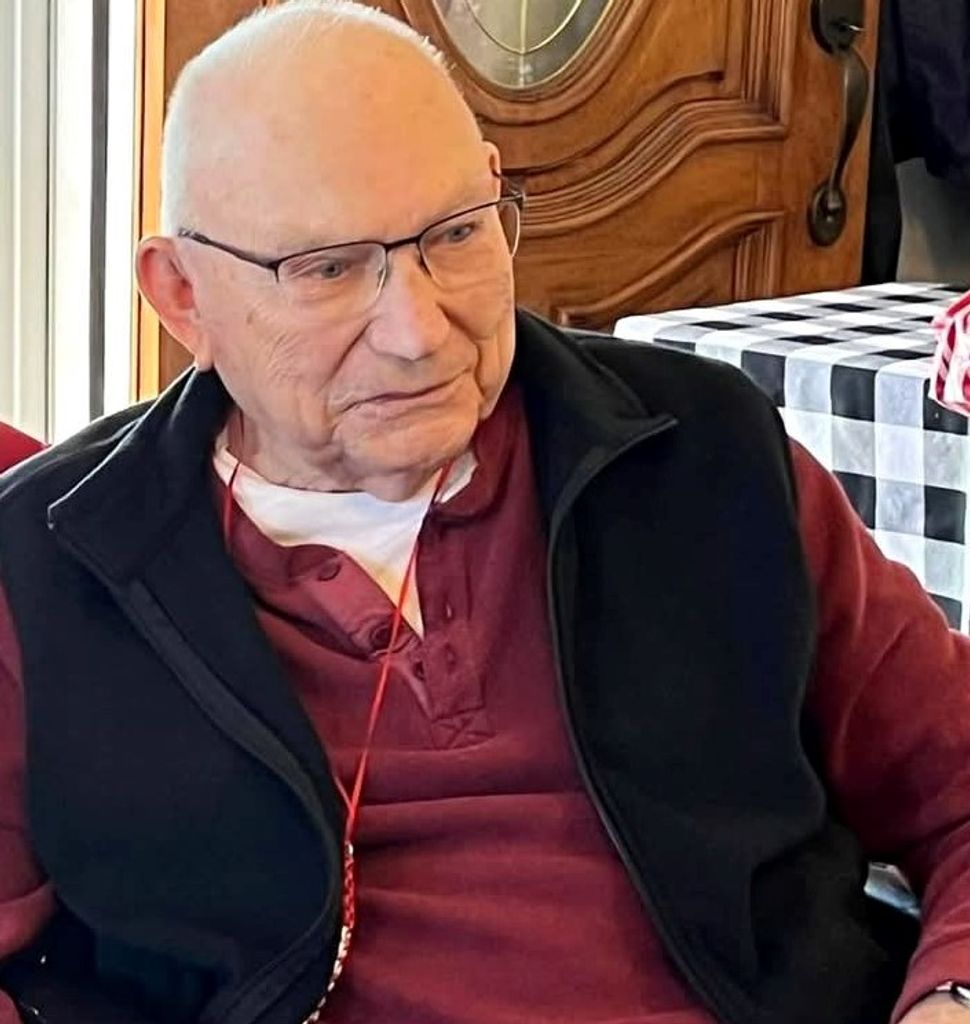 Lecil (Buck) Evans