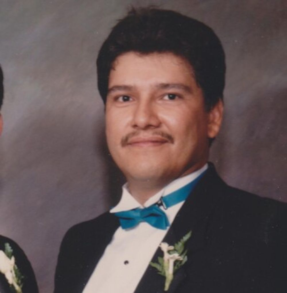 Ernie Luna, Jr. Profile Photo