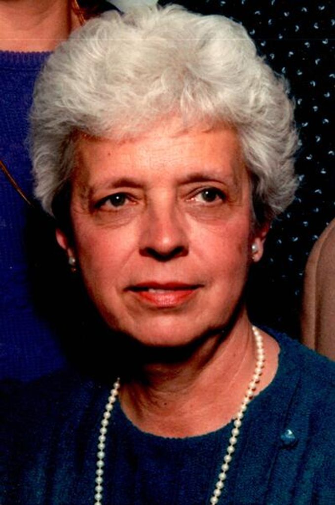 Jewell Leone Henrichs Profile Photo