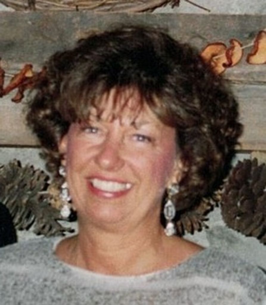 Suzanne  "Suzie" (Labelle)  Alt Profile Photo