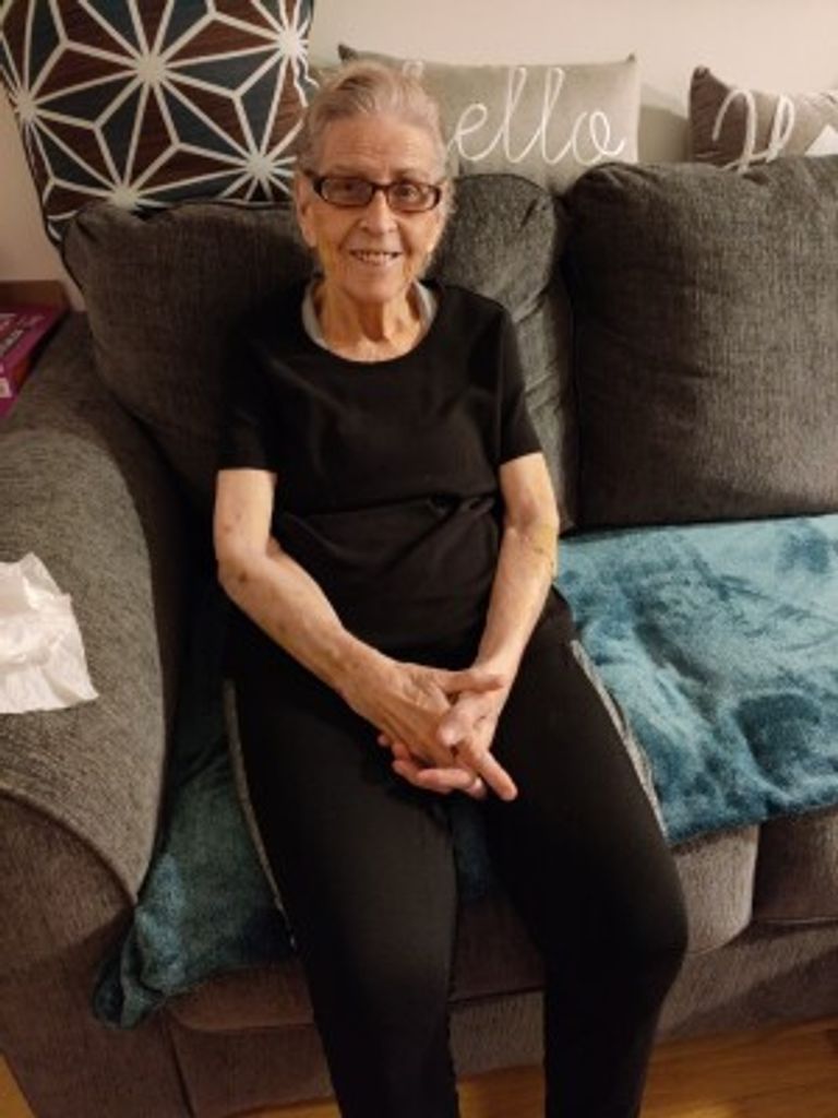 Estelle Larko Profile Photo