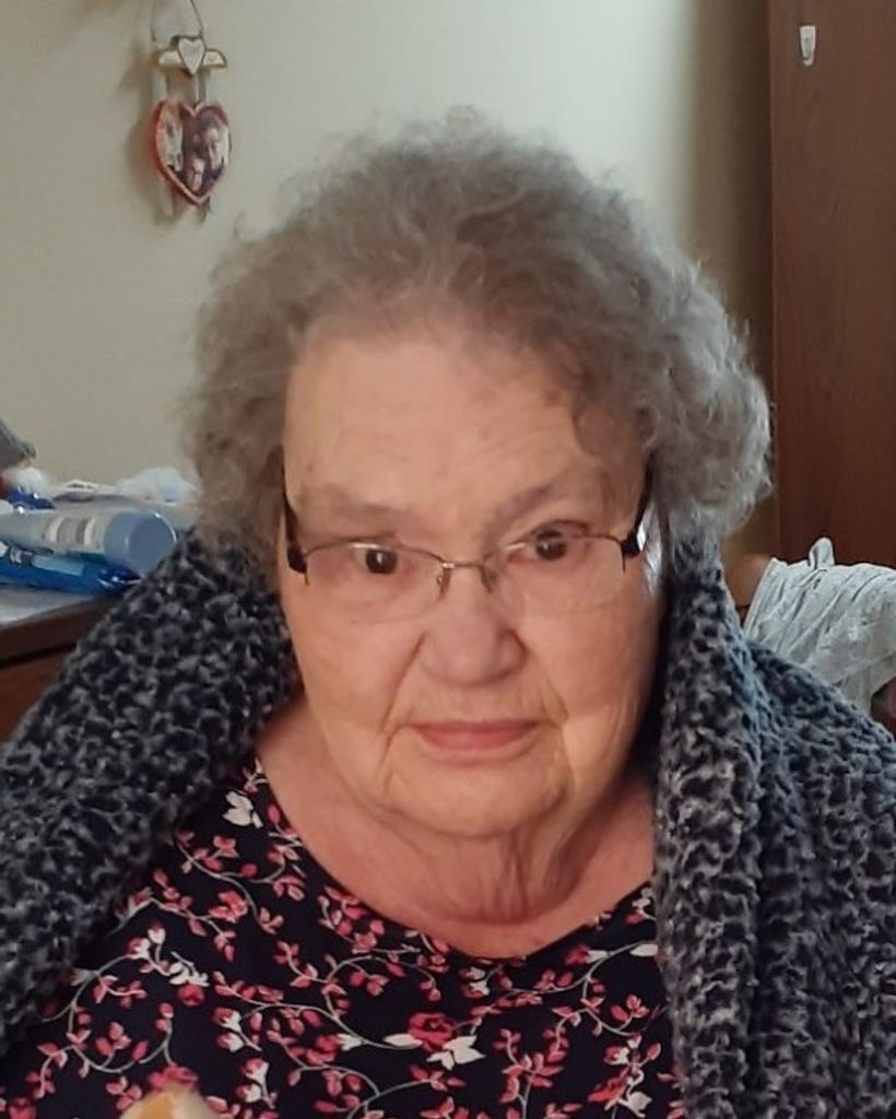 Rieka Benhardine Schueler Profile Photo