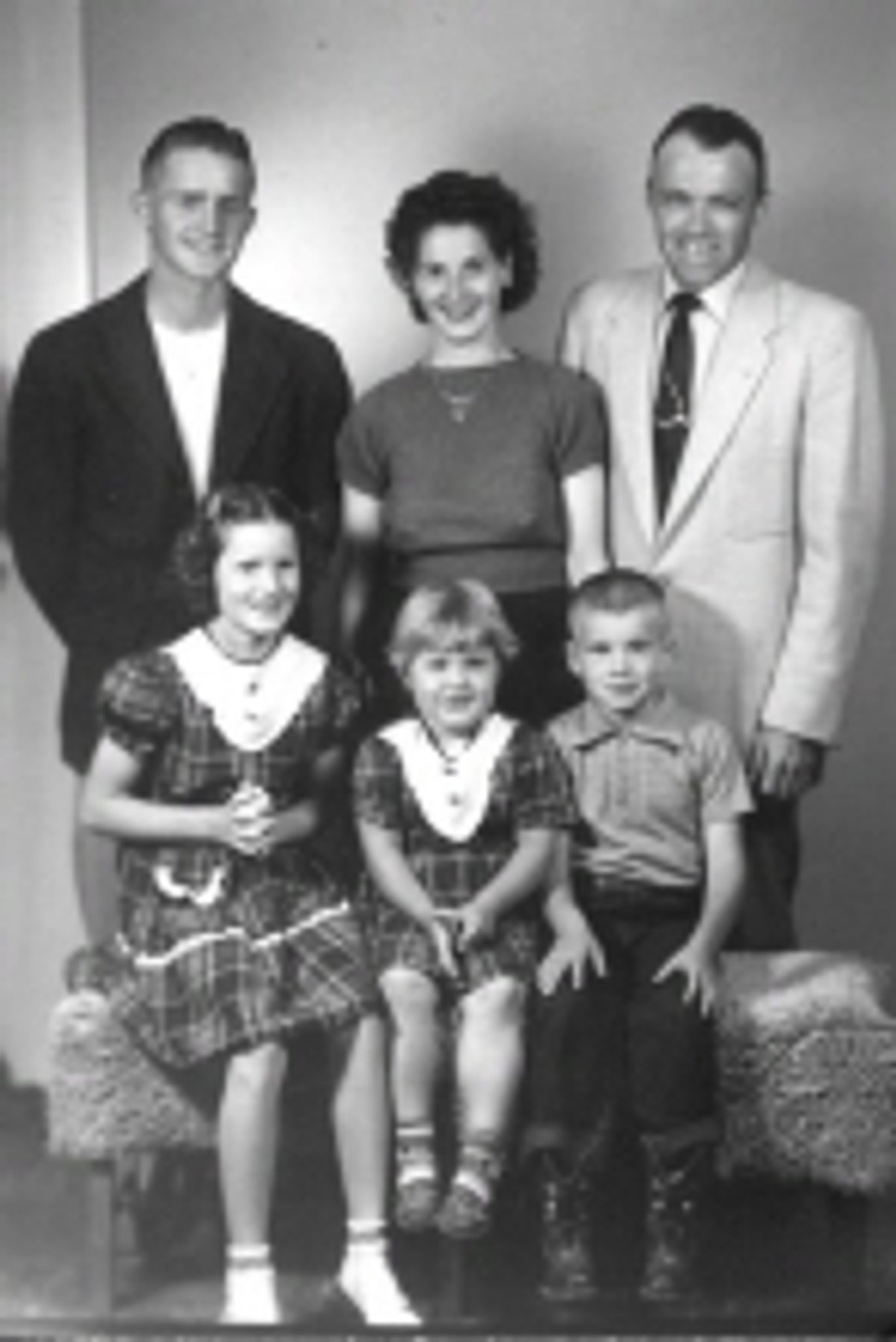 Barbara Darlyn Harris photo gallery image 1 of 31