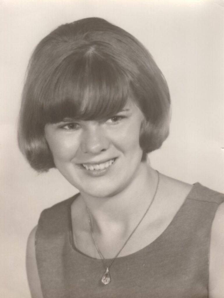 Carolyn Rhea Lowder
