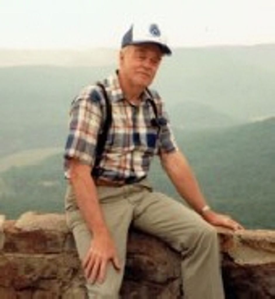 George Leslie Hollis Jr