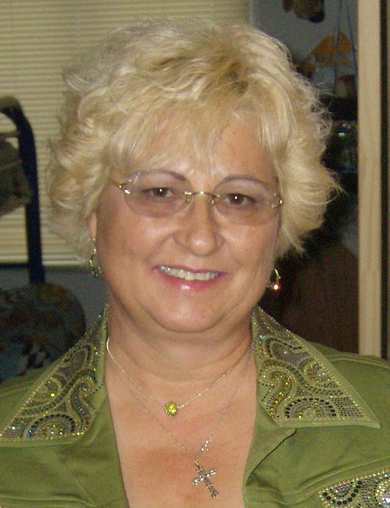 Carolyn Lu Robbins Profile Photo