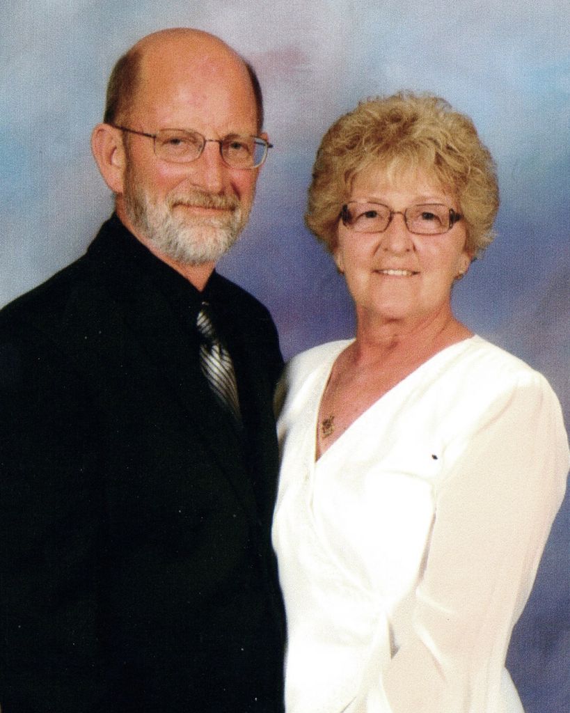Larry Harp and Colleen Stevens-Harp Profile Photo