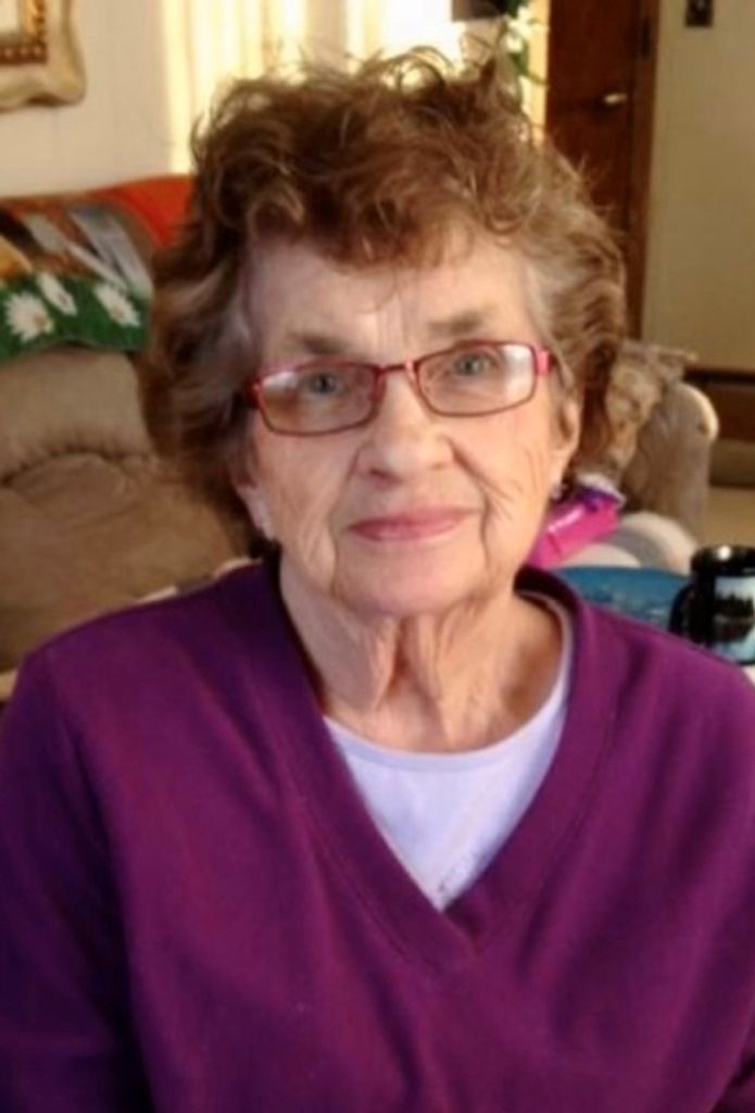Lorraine Lee