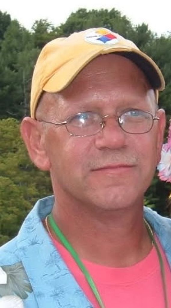 Paul Thomas Gossard Profile Photo