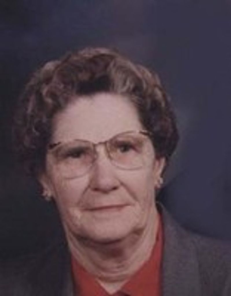 Bernadine E Rohloff