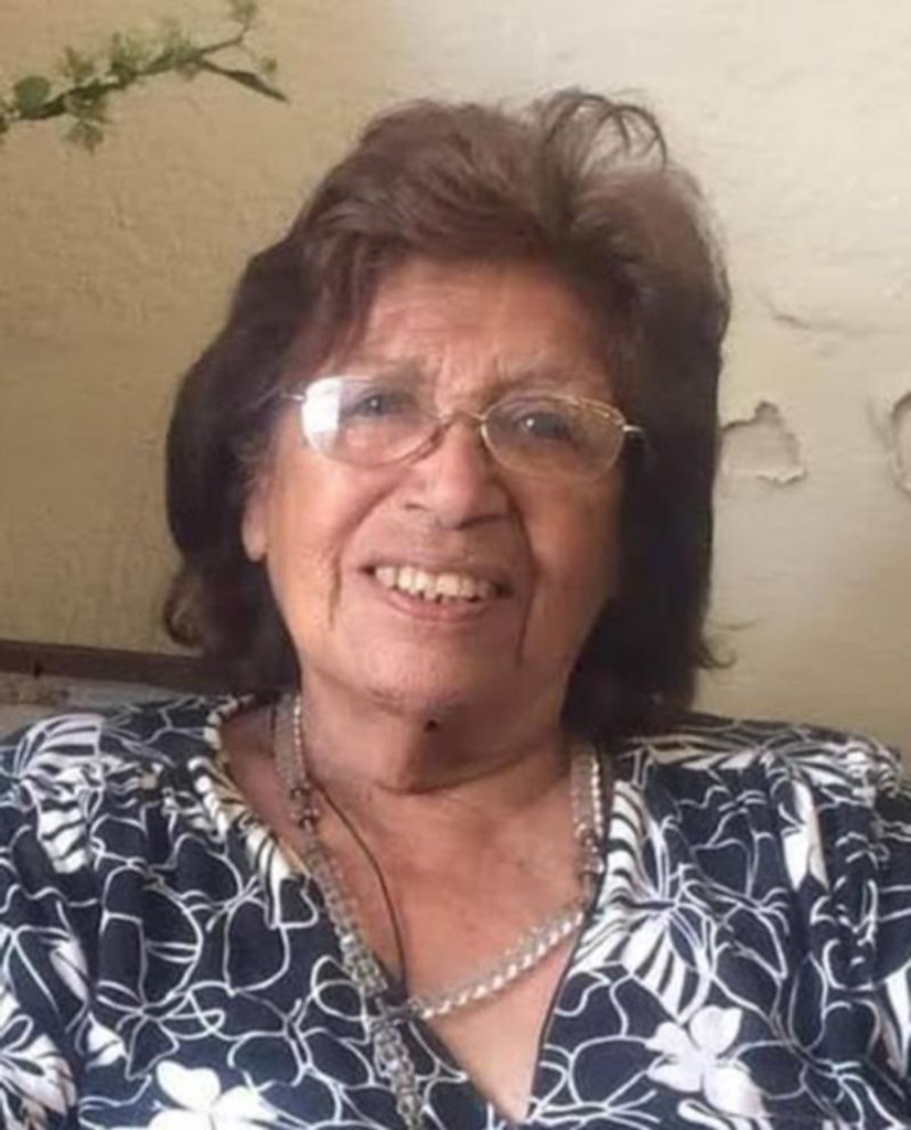 Ester Flores Saavedra