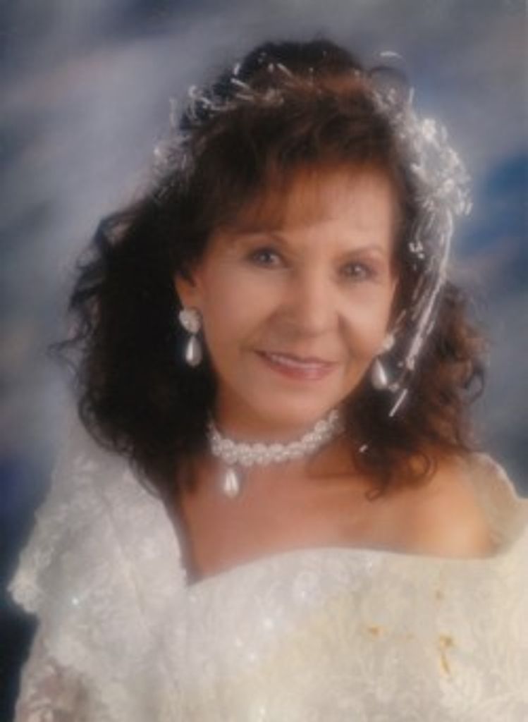 Stella Lujan