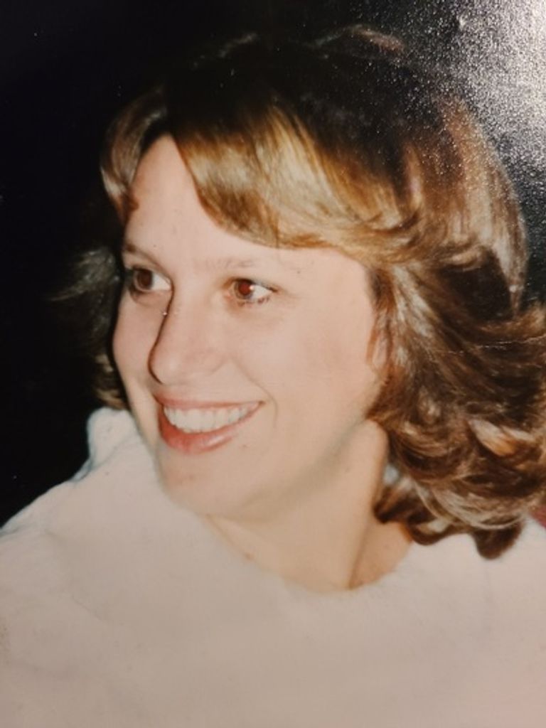 Joyce Helen Portell Profile Photo