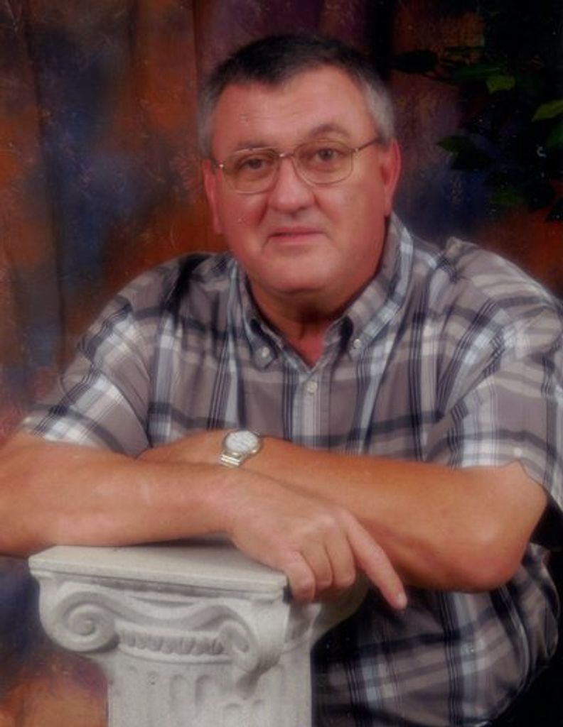 Roger Dale Oswalt Profile Photo