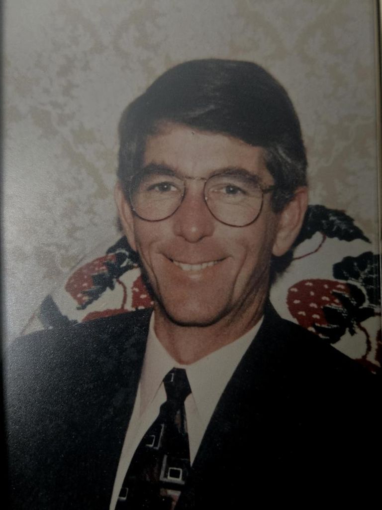 Dennis Scott Thome Profile Photo