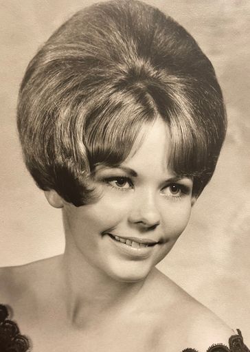 Barbara Ellis photo gallery thumbnail 6 of 50