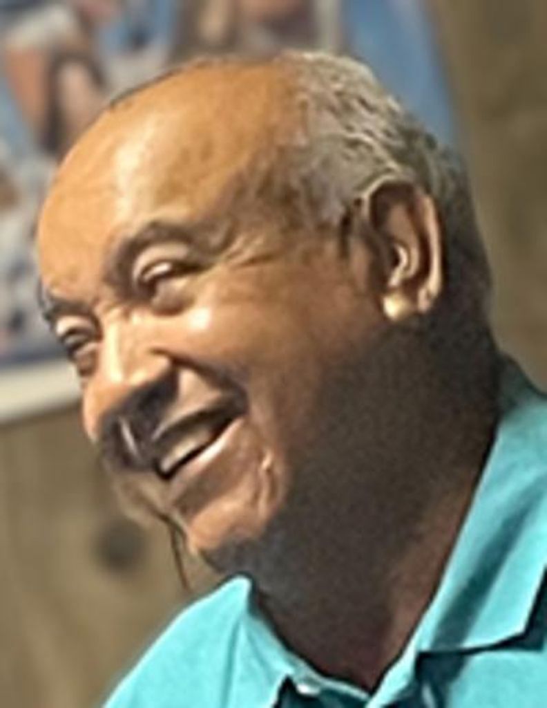 Carlos Reyes Profile Photo