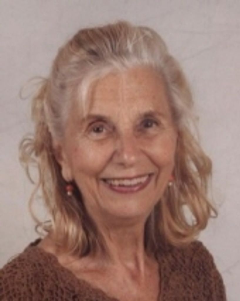 Angela Leslie