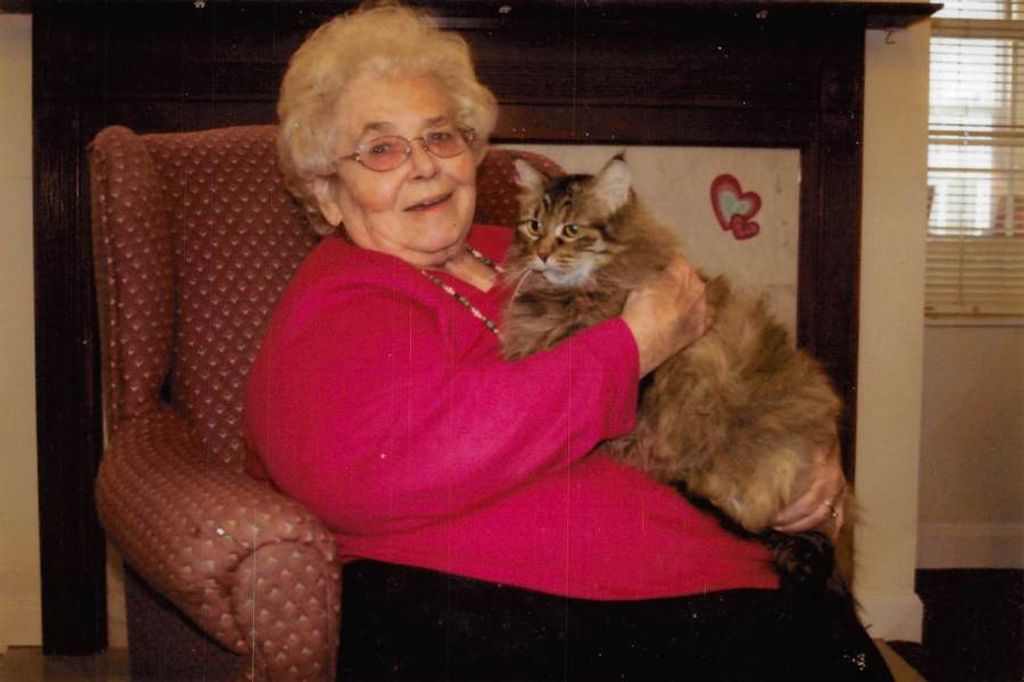 E. Loann (Bistel)  Peters