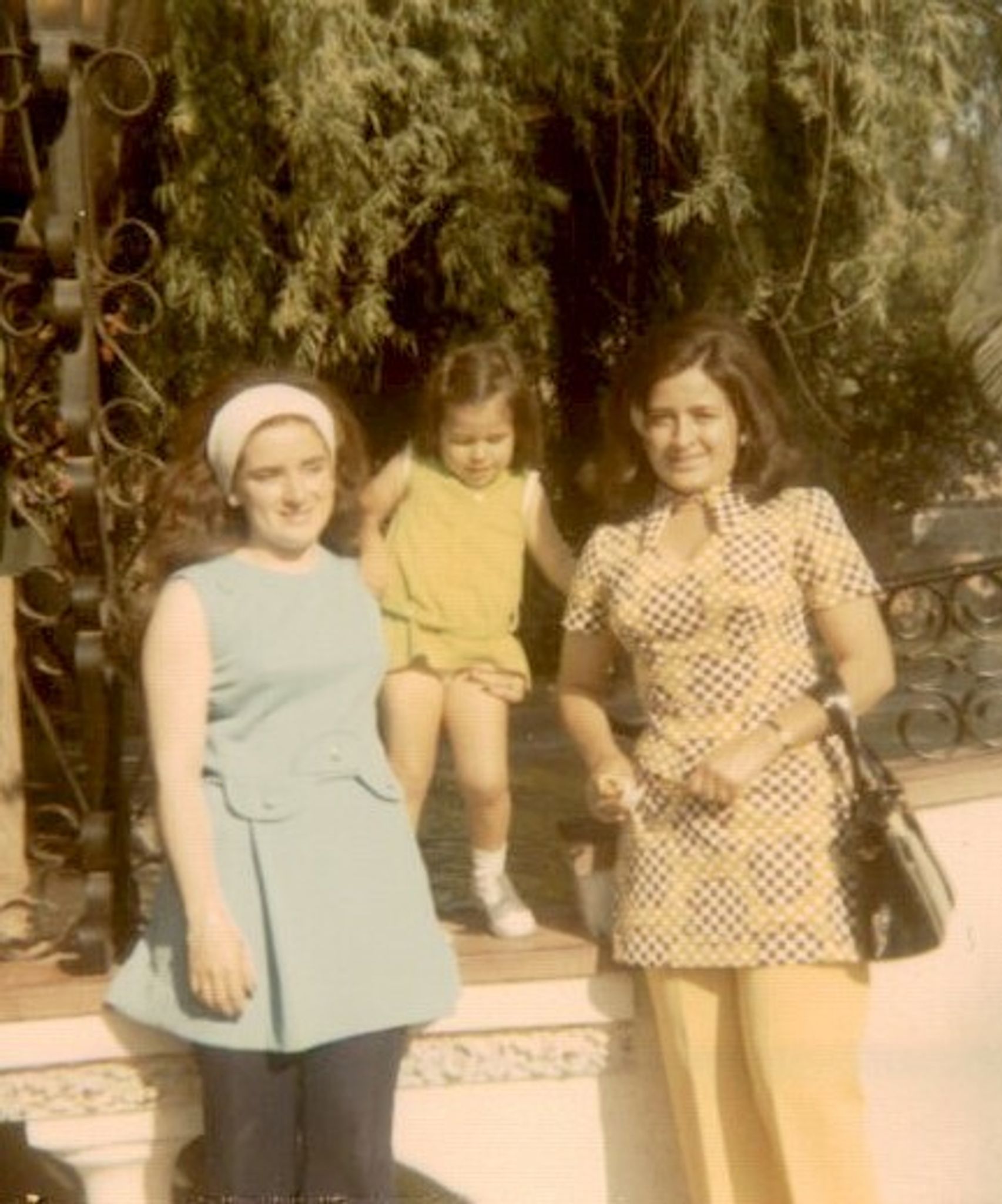 Graciela Nelly Sogamoso photo gallery image 1 of 83