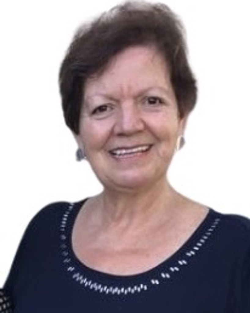 Elizabeth Castillo` Profile Photo