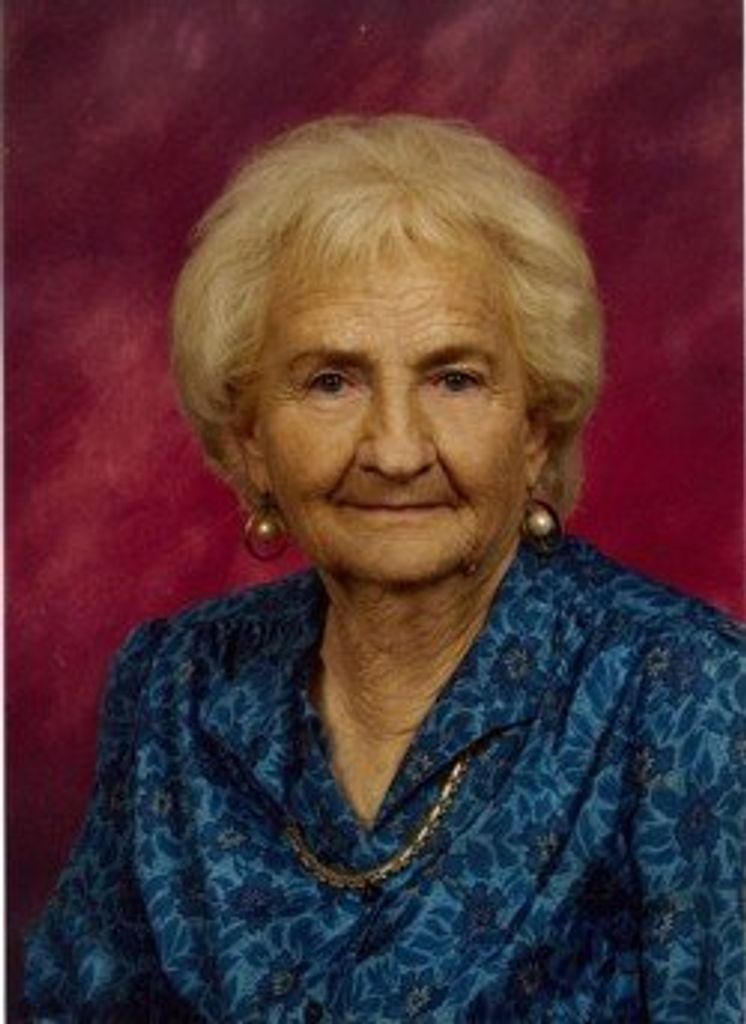 Marie Hart Holladay