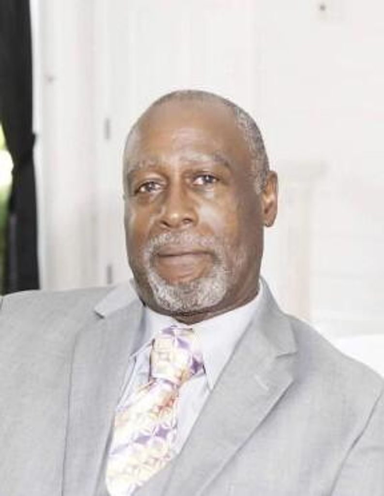 Dea Simon Hines, 111 Profile Photo