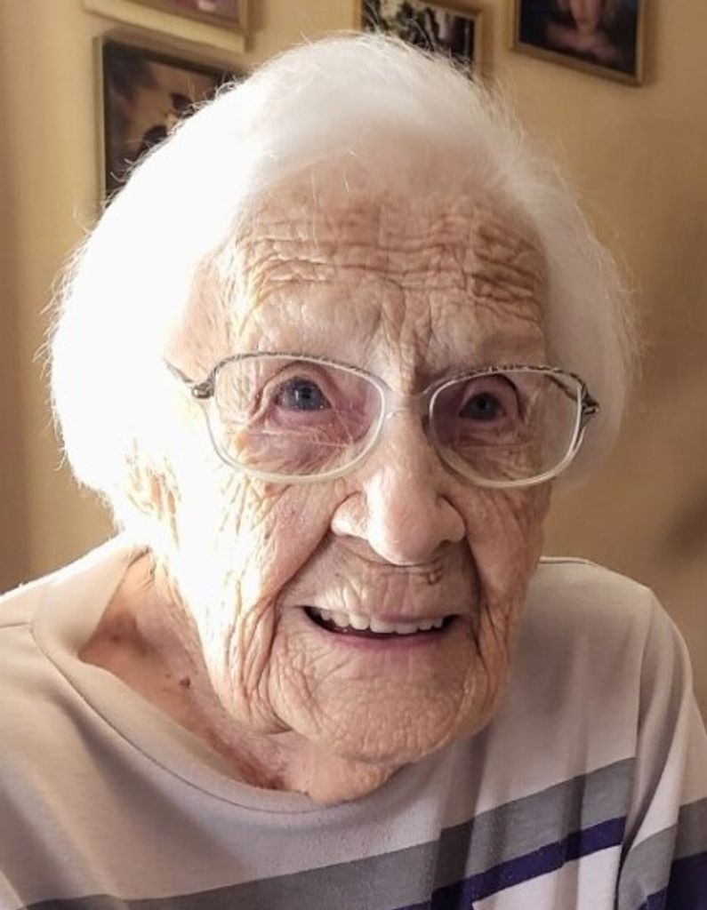 Thelma Lynn (Parlow)  Field