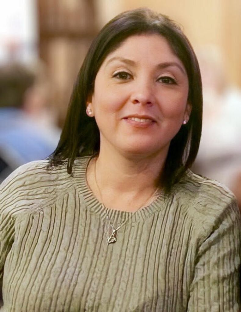 Evette Rosett (Cirilo)  Valadez