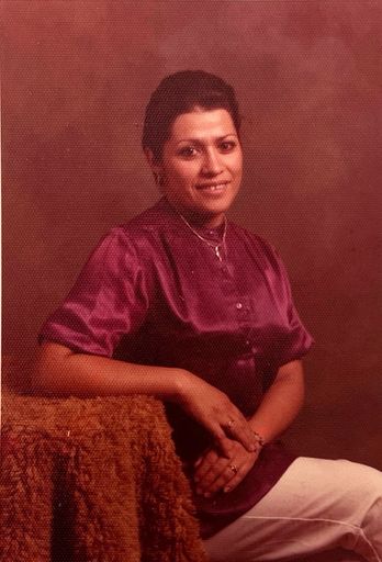 Maria Doxey photo gallery thumbnail 13 of 28