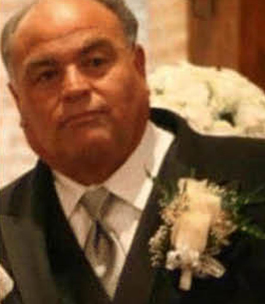 Roberto Velez Profile Photo