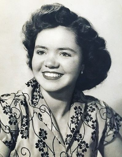 Mary Mills photo gallery thumbnail 1 of 103