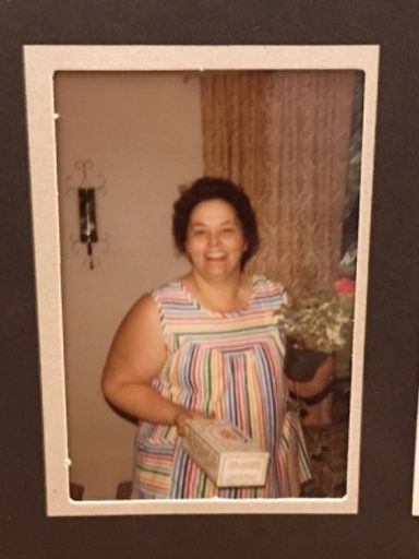 Dixie Mcdonald photo gallery thumbnail 2 of 9