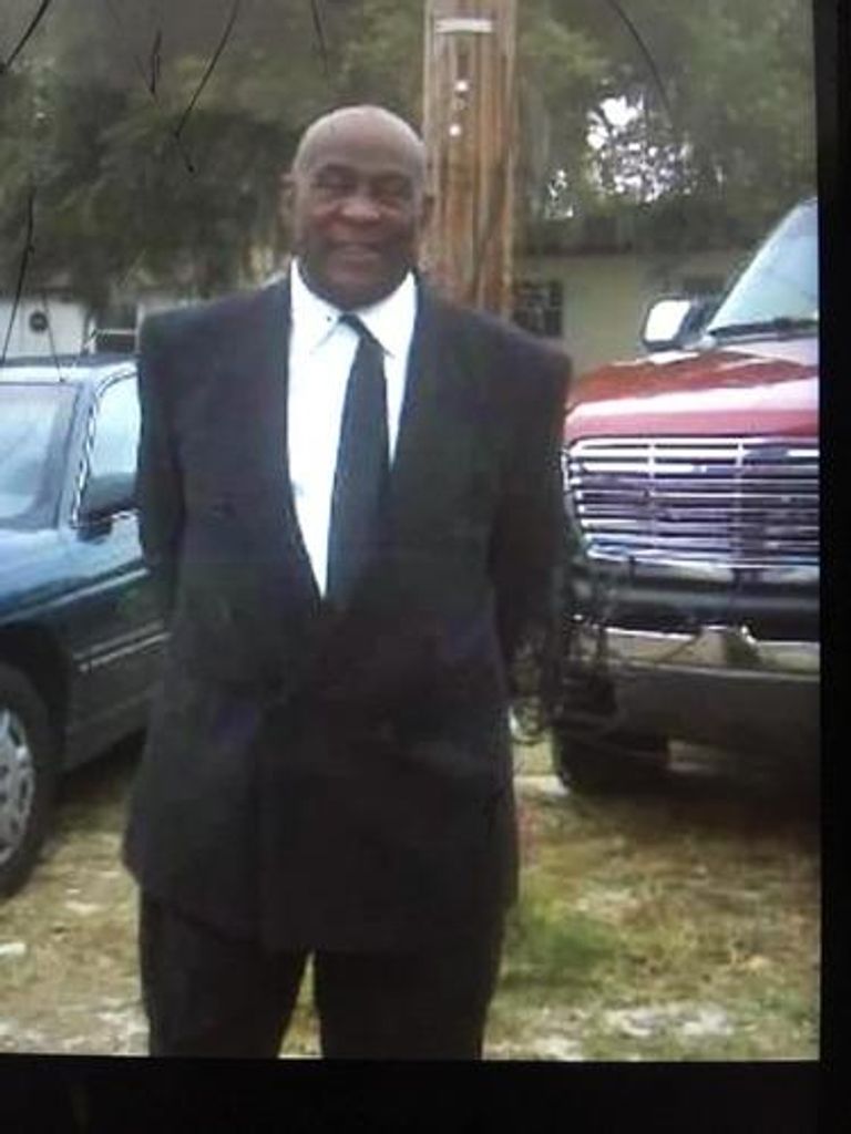 Earl Williams Profile Photo
